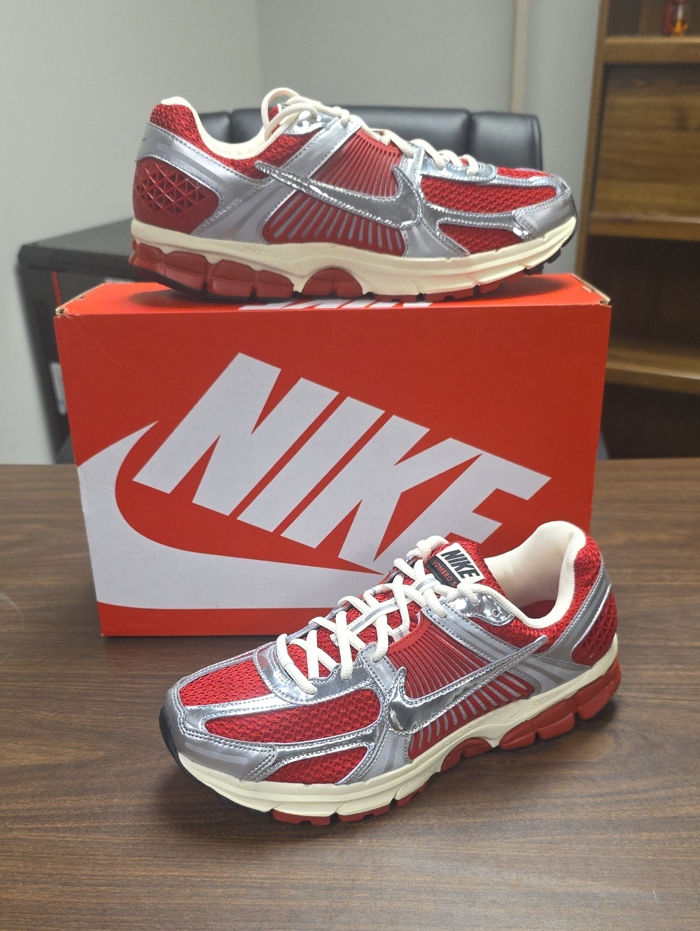 Nike Zoom Vomero 5 Running Shoes Gym Red/Chrome IM3486-600 Men's 11 New